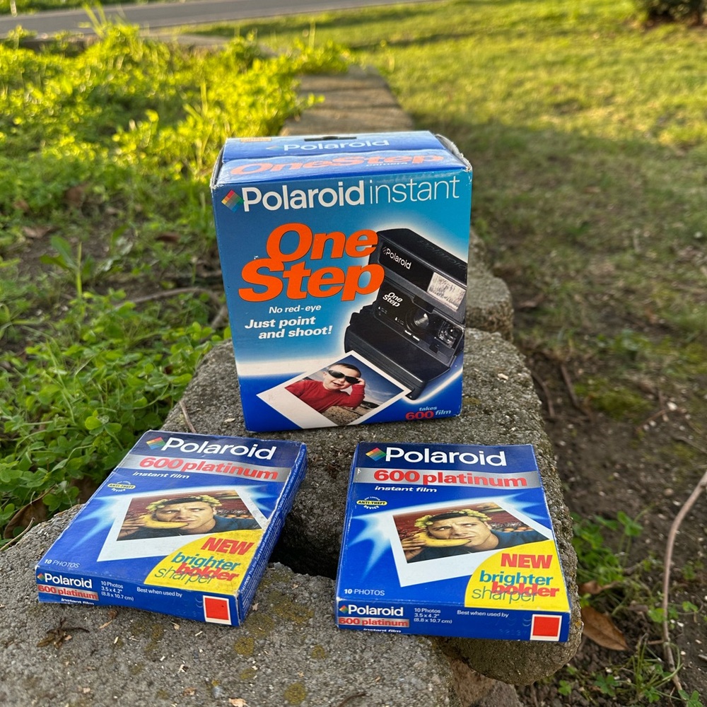 Polaroid Instant OneStep Camera - Black